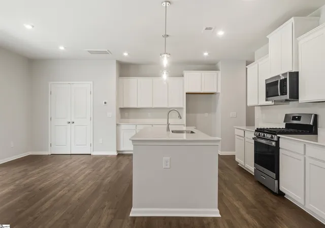 Photo 4 of Single family home for sale at 112 Quinn Ln, Fountain Inn, SC 29644 | MLS# 1606510 | Listing updated on 2026-10-13