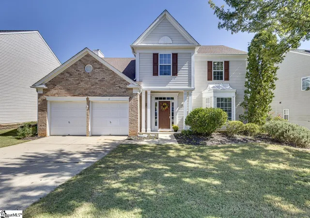 Photo 1 of Single family home for sale at 7 Bay Hl Dr, Simpsonville, SC 29681 | MLS# 1606167 | Listing updated on 2026-10-10