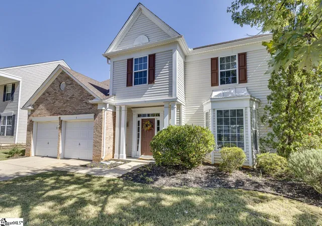 Photo 2 of Single family home for sale at 7 Bay Hl Dr, Simpsonville, SC 29681 | MLS# 1606167 | Listing updated on 2026-10-10