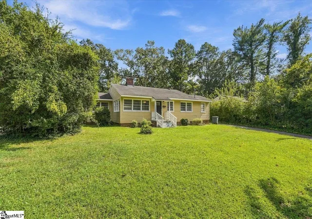 Photo 3 of Single family home for sale at 101 Arlo Ct, Spartanburg, SC 29306 | MLS# 1603874 | Listing updated on 2026-10-02