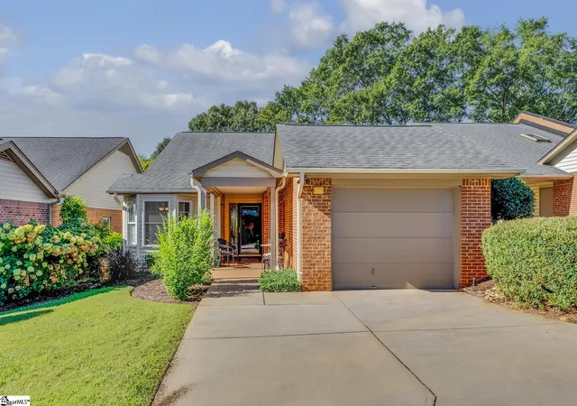 Photo 1 of Single family home for sale at 410 Swansgate Pl, Greenville, SC 29605 | MLS# 1605304 | Listing updated on 2026-10-09