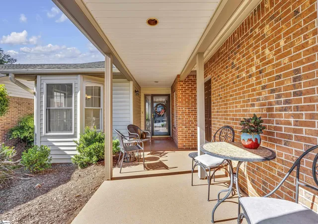 Photo 2 of Single family home for sale at 410 Swansgate Pl, Greenville, SC 29605 | MLS# 1605304 | Listing updated on 2026-10-09
