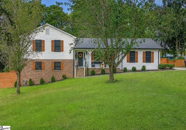 Photo 1 of Single family home for sale at 104 Galerie Dr, Easley, SC 29642 | MLS# 1602867 | Listing updated on 2026-09-08