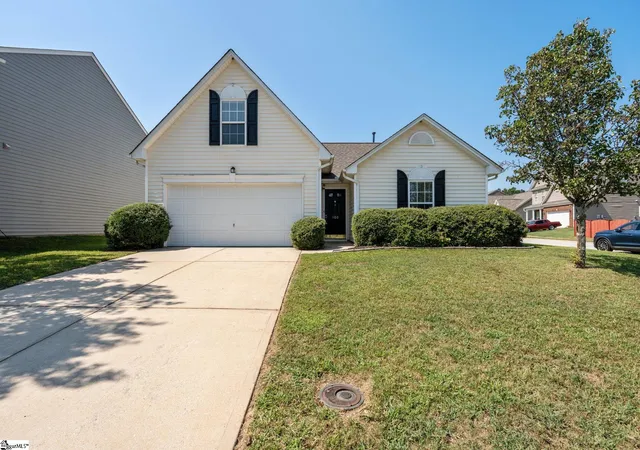 Photo 1 of Single family home for sale at 100 Becket Ct, Greenville, SC 29605 | MLS# 1603283 | Listing updated on 2026-09-09