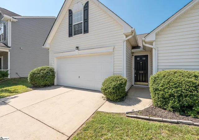 Photo 3 of Single family home for sale at 100 Becket Ct, Greenville, SC 29605 | MLS# 1603283 | Listing updated on 2026-09-09
