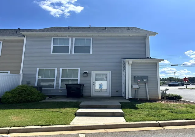 Photo 4 of Townhouse for sale at 284 E Hayne St, Woodruff, SC 29388 | MLS# 1604507 | Listing updated on 2026-09-23