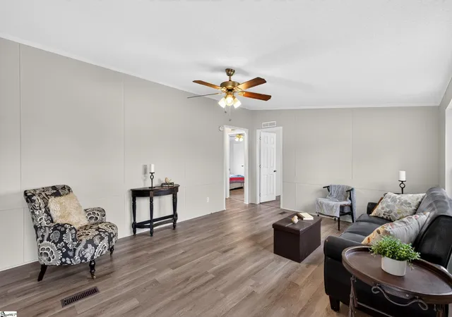 Photo 3 of Manufactured home for sale at 3717 Pennington Rd, Greer, SC 29651 | MLS# 1606462 | Listing updated on 2026-10-13