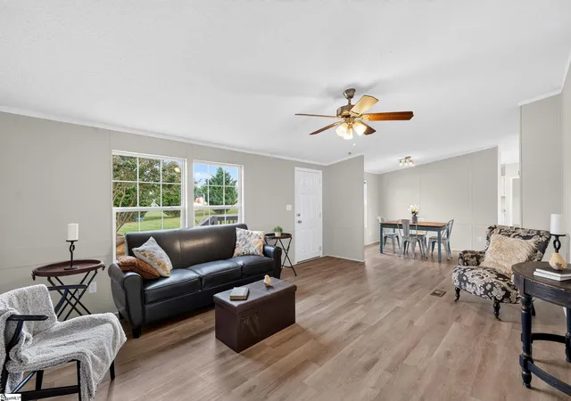 Photo 4 of Manufactured home for sale at 3717 Pennington Rd, Greer, SC 29651 | MLS# 1606462 | Listing updated on 2026-10-13