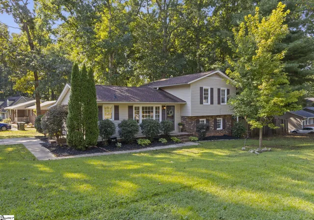 Photo 1 of Single family home for sale at 102 Branchview Ct, Simpsonville, SC 29680 | MLS# 1604759 | Listing updated on 2026-10-14
