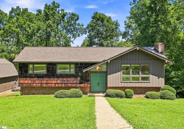 Photo 1 of Sale Pending at 4 Riverview Dr, Greenville, SC 29611 | MLS# 1602790 | Listing updated on 2026-10-22