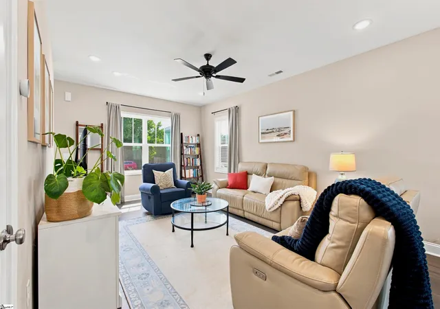 Photo 3 of Single family home for sale at 4 Adam Walker Dr, Greenville, SC 29607 | MLS# 1602738 | Listing updated on 2026-09-03