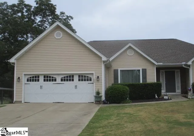 Photo 2 of Single family home for sale at 205 Fairhaven Dr, Greer, SC 29651 | MLS# 1603690 | Listing updated on 2026-09-12