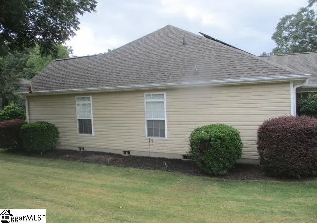 Photo 3 of Single family home for sale at 205 Fairhaven Dr, Greer, SC 29651 | MLS# 1603690 | Listing updated on 2026-10-26
