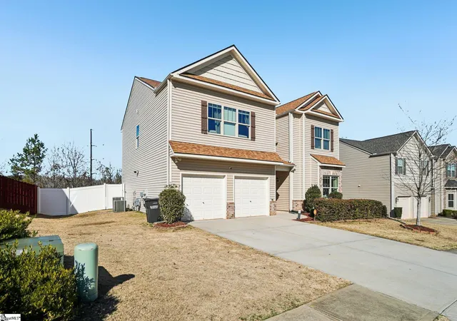 Photo 2 of Single family home for sale at 604 Jones Peak Dr, Simpsonville, SC 29681 | MLS# 1604757 | Listing updated on 2026-10-06