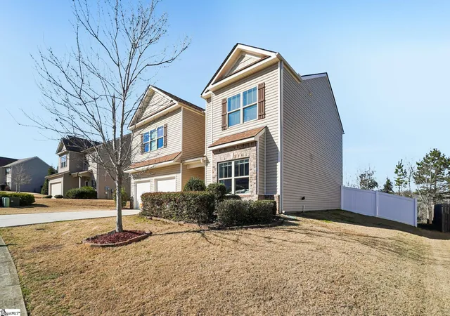 Photo 3 of Single family home for sale at 604 Jones Peak Dr, Simpsonville, SC 29681 | MLS# 1604757 | Listing updated on 2026-10-06