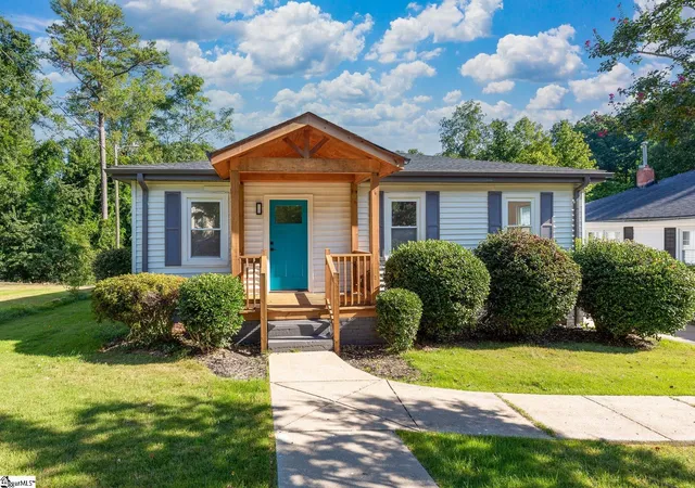 Photo 2 of Single family home for sale at 111 Tuskegee Ave, Greenville, SC 29607 | MLS# 1603895 | Listing updated on 2026-09-26