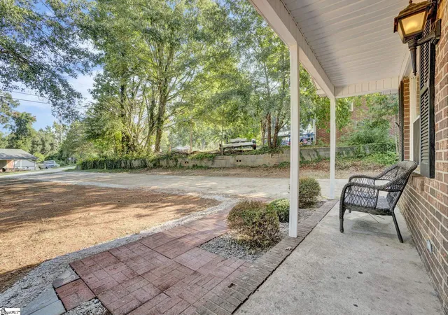Photo 3 of Single family home for sale at 19 Stevenson Ln, Greenville, SC 29611 | MLS# 1603132 | Listing updated on 2026-09-08