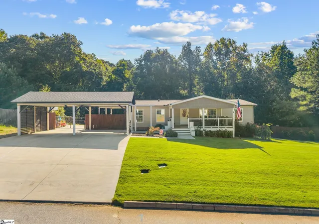 Photo 1 of Manufactured home for sale at 107 Fielding Ln, Fountain Inn, SC 29644 | MLS# 1604267 | Listing updated on 2026-09-26