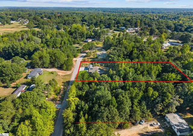 Photo 3 of Manufactured home for sale at 107 Fielding Ln, Fountain Inn, SC 29644 | MLS# 1604267 | Listing updated on 2026-09-26