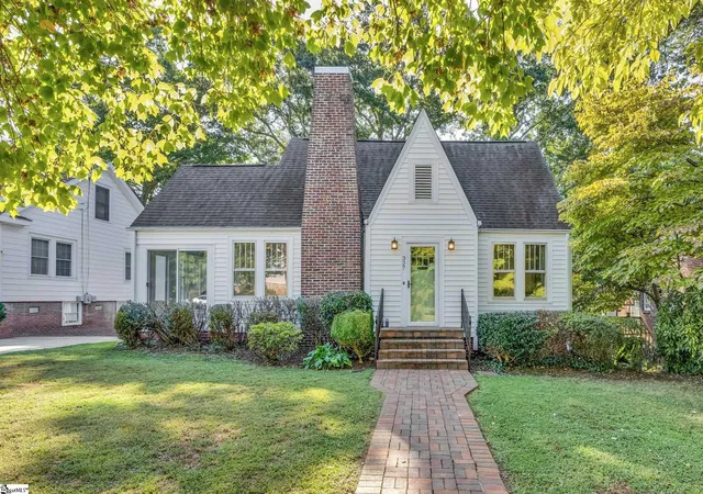 Photo 1 of Single family home for sale at 327 W Prentiss Ave, Greenville, SC 29605 | MLS# 1603435 | Listing updated on 2026-09-10