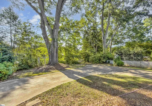 Photo 42 of Single family home for sale at 327 W Prentiss Ave, Greenville, SC 29605 | MLS# 1603435 | Listing updated on 2026-09-10