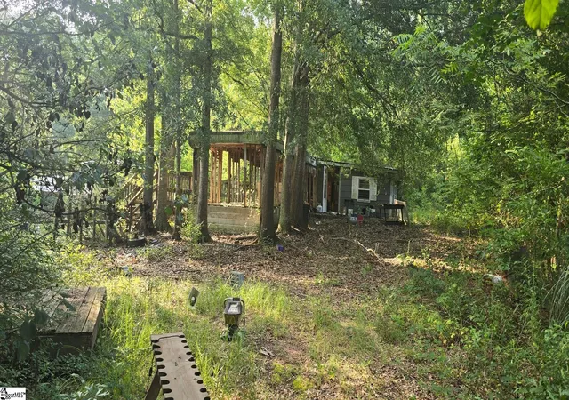 Photo 2 of Manufactured home for sale at 1521 Cherokee Cir, Anderson, SC 29625 | MLS# 1603475 | Listing updated on 2026-09-10