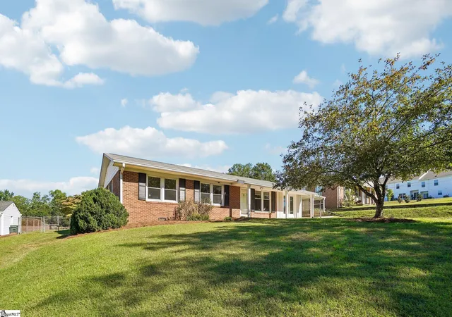Photo 1 of Single family home for sale at 102 Sherwood Ave, Greer, SC 29651 | MLS# 1605398 | Listing updated on 2026-10-20