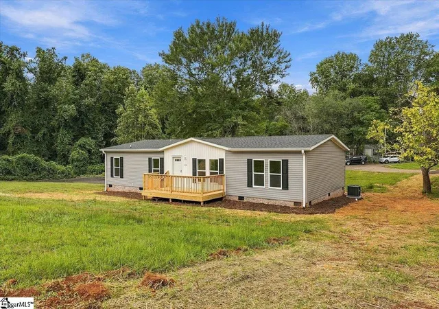 Photo 3 of Manufactured home for sale at 312 Griffin Ml Rd, Pickens, SC 29671 | MLS# 1604832 | Listing updated on 2026-10-16