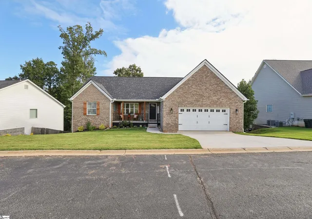 Photo 1 of Single family home for sale at 731 Waterbrook Ln, Greer, SC 29651 | MLS# 1605020 | Listing updated on 2026-09-26