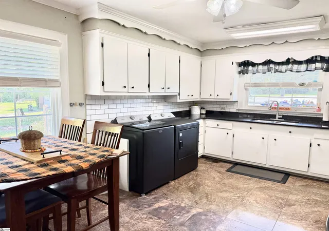 Photo 4 of Single family home for sale at 16 Washington Cir, Honea Path, SC 29654 | MLS# 1604438 | Listing updated on 2026-09-22