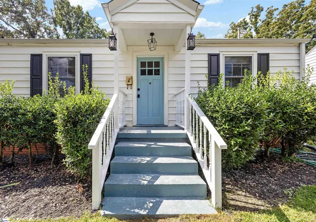 Photo 3 of Single family home for sale at 14 Tabor St, Greenville, SC 29609 | MLS# 1605628 | Listing updated on 2026-10-22