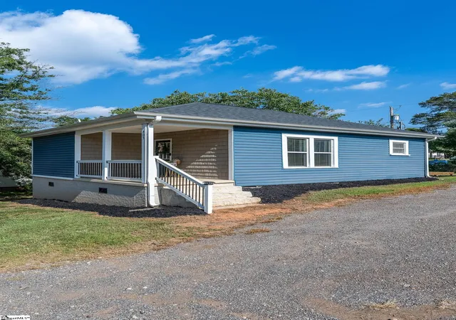 Photo 2 of Single family home for sale at 405 Hill St, Easley, SC 29640 | MLS# 1604189 | Listing updated on 2026-09-23