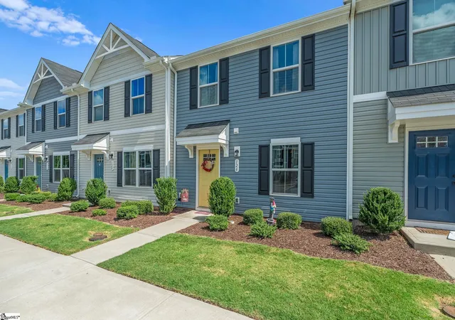Photo 2 of Townhouse for sale at 126 Fernside Ct, Greenville, SC 29617 | MLS# 1603550 | Listing updated on 2026-09-11