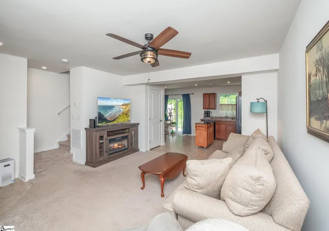 Photo 4 of Townhouse for sale at 126 Fernside Ct, Greenville, SC 29617 | MLS# 1603550 | Listing updated on 2026-10-12