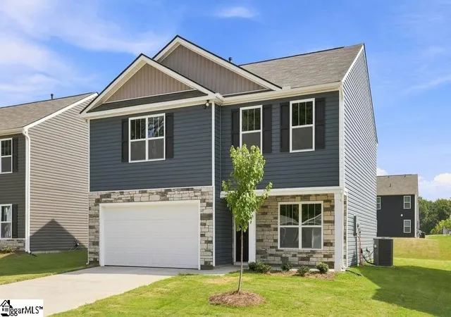 Photo 2 of Single family home for sale at 114 Cades Cove Dr, Greenwood, SC 29646 | MLS# 1589073 | Listing updated on 2026-10-01