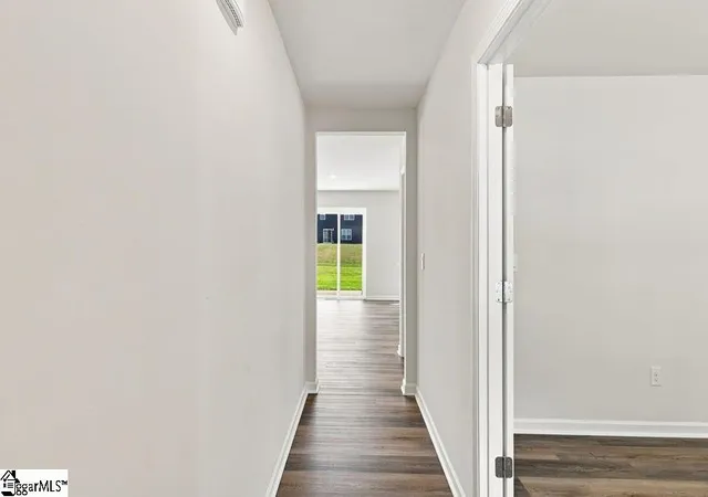 Photo 4 of Single family home for sale at 114 Cades Cove Dr, Greenwood, SC 29646 | MLS# 1589073 | Listing updated on 2026-10-01