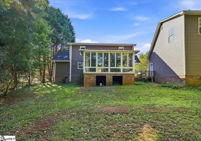Photo 3 of Single family home for sale at 301 Mountain View Ct, Greenville, SC 29611 | MLS# 1603686 | Listing updated on 2026-09-20