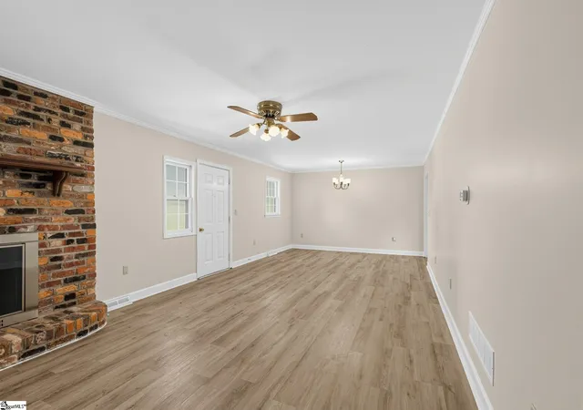 Photo 4 of Single family home for sale at 300 Drury Ln, Mauldin, SC 29662 | MLS# 1603026 | Listing updated on 2026-09-04