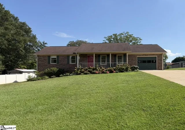 Photo 1 of Single family home for sale at 103 N Johnson St, Landrum, SC 29356 | MLS# 1603781 | Listing updated on 2026-09-14