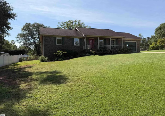 Photo 2 of Single family home for sale at 103 N Johnson St, Landrum, SC 29356 | MLS# 1603781 | Listing updated on 2026-09-14