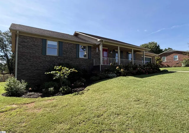 Photo 3 of Single family home for sale at 103 N Johnson St, Landrum, SC 29356 | MLS# 1603781 | Listing updated on 2026-09-14