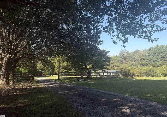 Photo 2 of Manufactured home for sale at 347a Shelton Rd, Travelers Rest, SC 29690 | MLS# 1603404 | Listing updated on 2026-09-10