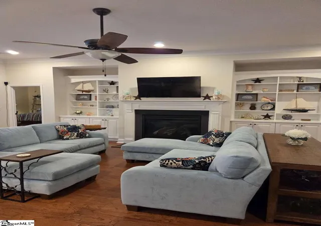Photo 3 of Single family home for sale at 20 Wiscasset Way, Greenville, SC 29615 | MLS# 1606343 | Listing updated on 2026-10-26