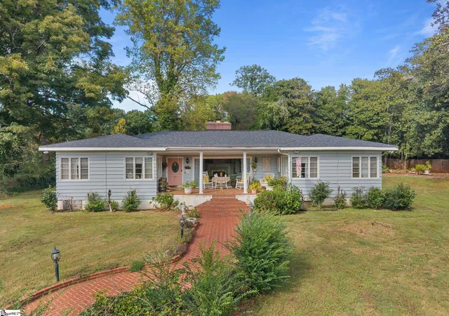 Photo 1 of Single family home for sale at 48 Crestline Rd, Greenville, SC 29609 | MLS# 1606203 | Listing updated on 2026-10-09