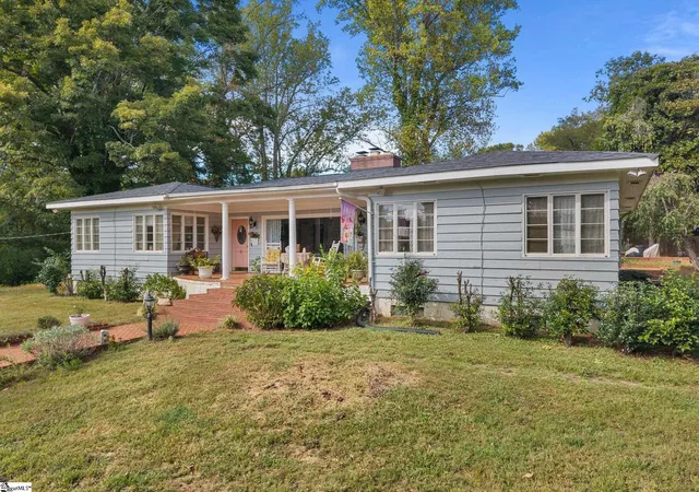 Photo 2 of Single family home for sale at 48 Crestline Rd, Greenville, SC 29609 | MLS# 1606203 | Listing updated on 2026-10-09