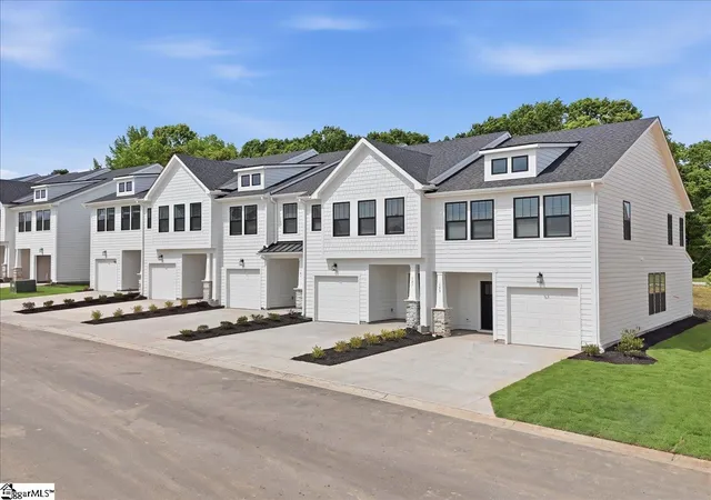 Photo 2 of Townhouse for sale at 107 Redfield Pl, Simpsonville, SC 29681 | MLS# 1604663 | Listing updated on 2026-09-25