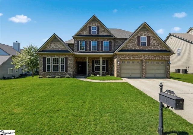Photo 2 of Single family home for sale at 5 Blacksburg Ct, Simpsonville, SC 29681 | MLS# 1602712 | Listing updated on 2026-09-17