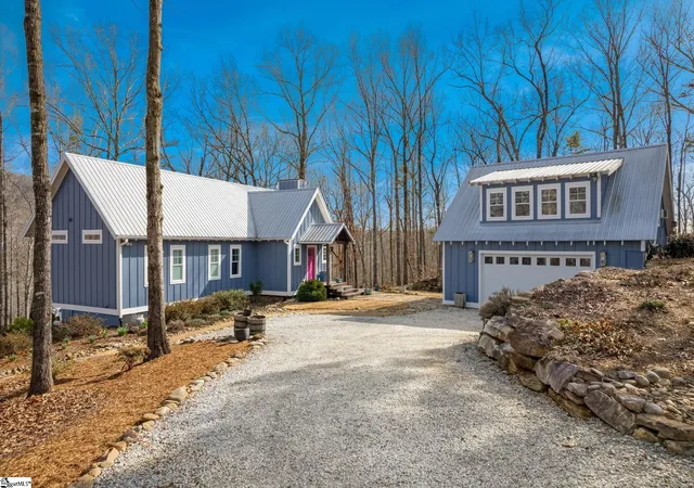 Photo 3 of Single family home for sale at 204 Serenity Dr, Pickens, SC 29671 | MLS# 1582556 | Listing updated on 2026-10-07