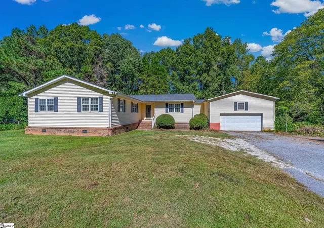 Photo 1 of Single family home for sale at 541 Hunts Brg Rd, Easley, SC 29640 | MLS# 1606256 | Listing updated on 2026-10-26