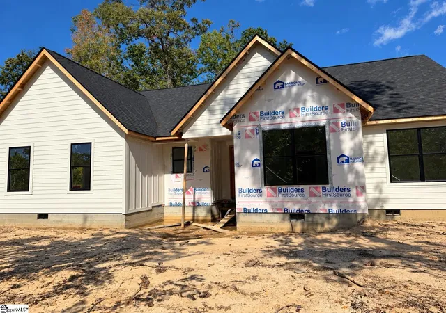 Photo 1 of Single family home for sale at 1048 Goodjoin Rd, Campobello, SC 29322 | MLS# 1604106 | Listing updated on 2026-10-20
